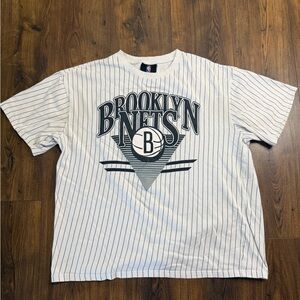 NBA x Brooklyn Nets Men’s Pinstripe Vintage Style Short Sleeve T-Shirt , Size L